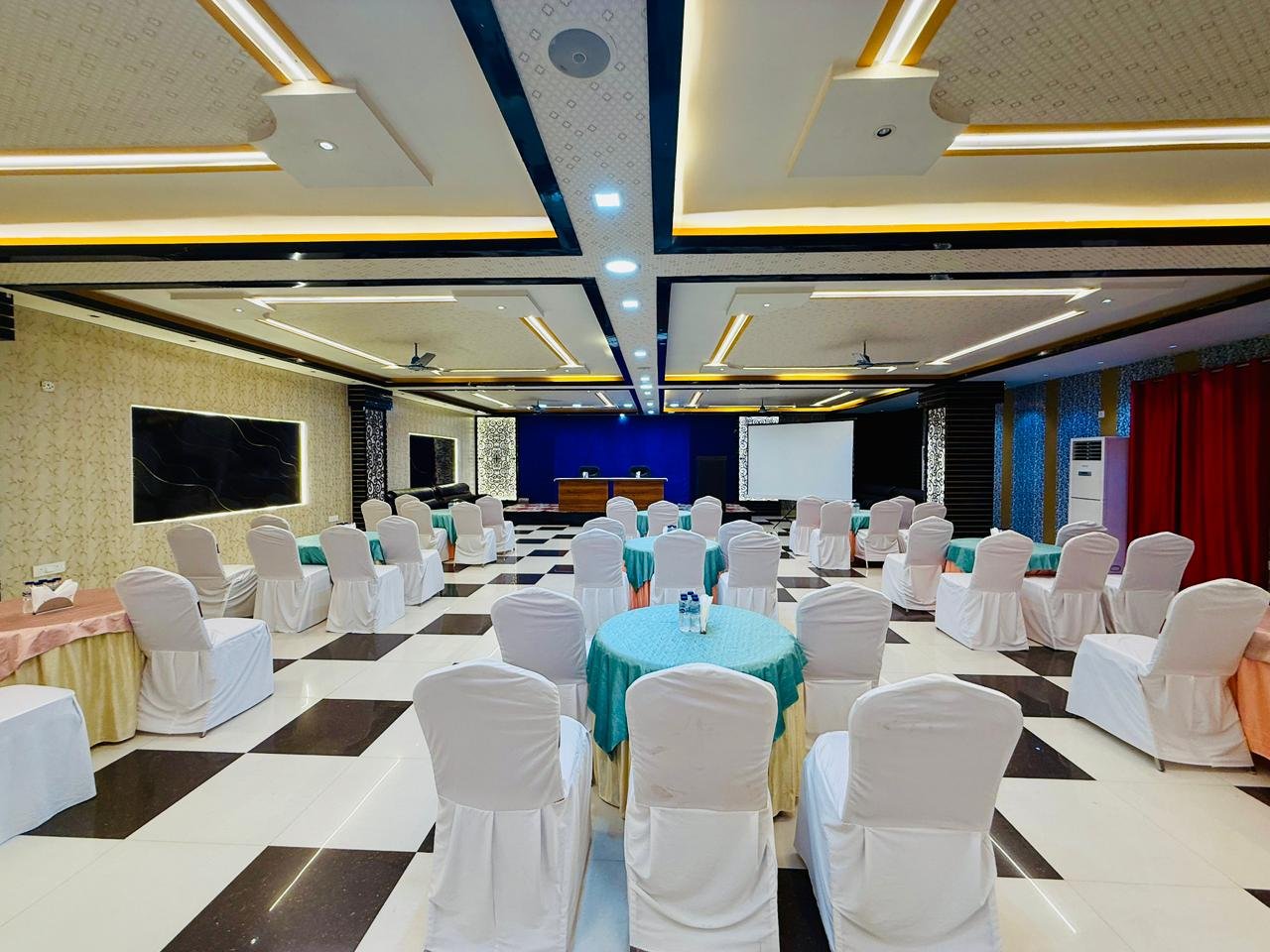 Masala Tree Restaurant at Hotel RamSanPlaza