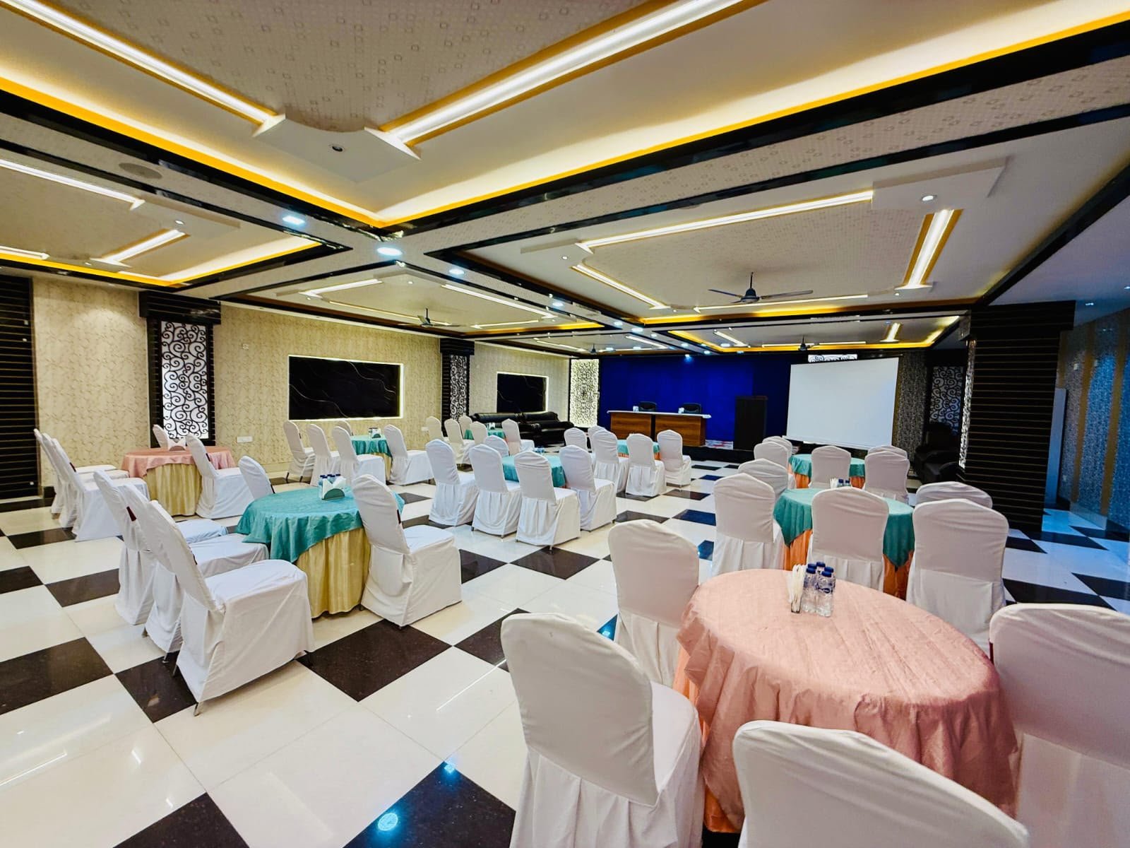 Masala Tree Restaurant at Hotel RamSanPlaza